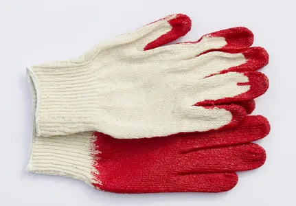 RED COATED GLOVES